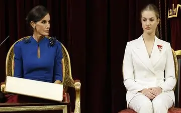 دختر ملکه اسپانیا از کمد مادرش لباس می‌دزدد/ این لباس ها به کدامیک بیشتر می آیند؟ 