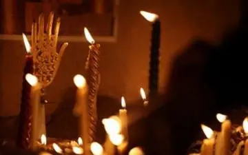 سنگینی حزن بر دل های شکسته در شام غریبان حسین(ع)