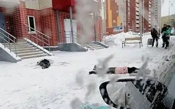 نهنگ آبی، بلای جان دو خواهر شد + عکس