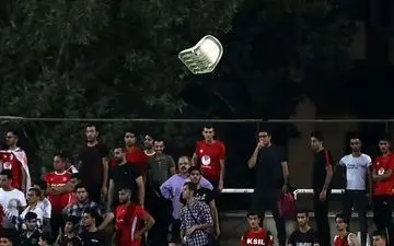 حاشیه دیدار سپیدرود - سپاهان / شعار‌‌های ادامه‌دار هواداران سپیدرود علیه خداداد و بازیکنان 