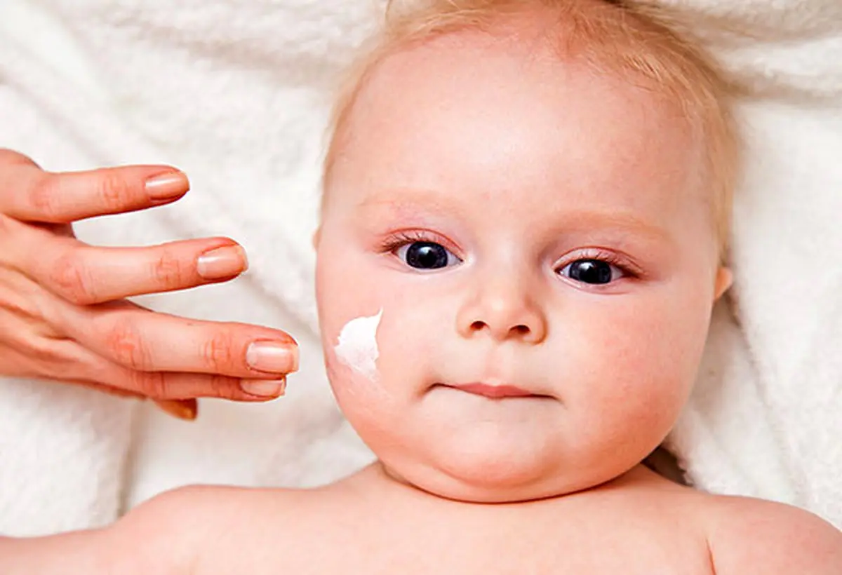راهنمای کامل مراقبت از پوست کودک | چگونه پوست کودک خود را سالم و زیبا نگه داریم؟