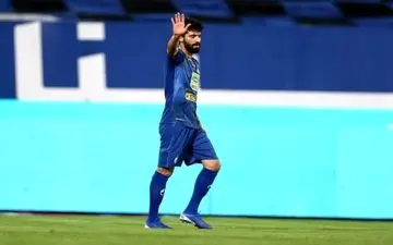 بازگشت سراسیمه مدافع استقلالی به ایران | سوپرایز ناگهانی با تصمیم قلعه نویی 