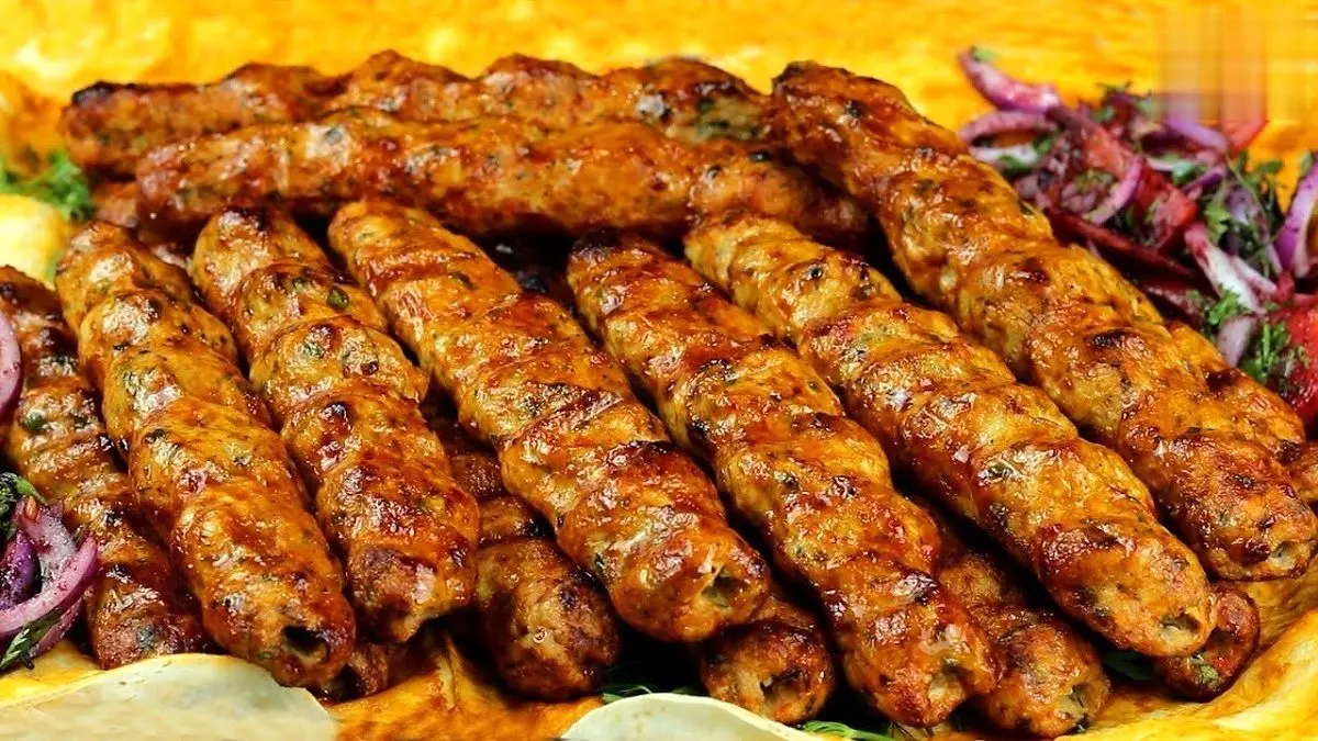 چگونه کباب کوبیده رستورانی را در خانه بپزیم؟ راهنمای کامل