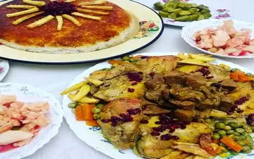 طرز تهیه یخنی مرغ | این غذای جذاب رو حتما امتحان کن!