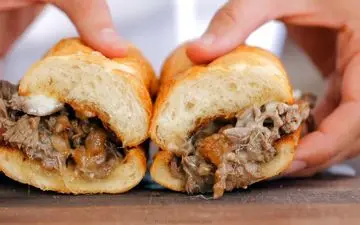 طرز تهیه ساندویچ استیک و پنیر خیابانی در 5 دقیقه | فیلم