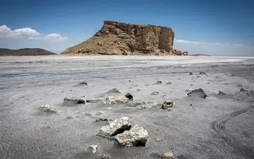 وضعیت دریاچه ارومیه بحرانی تر شد/ بدون اصلاح مدیریت آب، این دریاچه از نقشه ایران حذف می‌شود! 