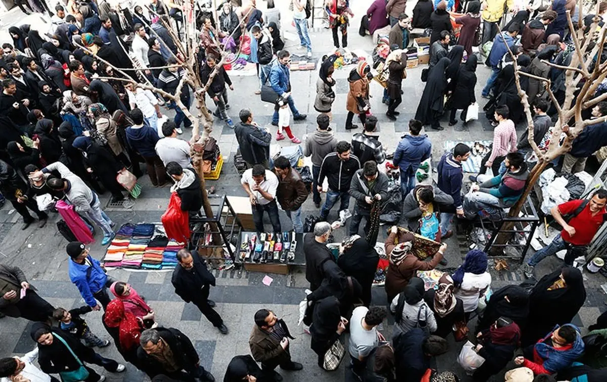 خیابان‌های تهران در چنگال دستفروشان