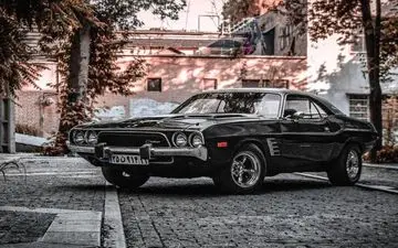 خودروی کمیاب و عتیقه در خیابان‌های تهران