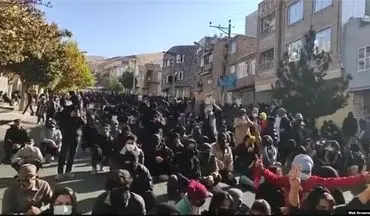 کشته شدن ۱۱ نفر در مهاباد/ مسئولان به جای شنیدن حرف معترضان با روش‌های تند صورت مساله را پاک می‌کنند