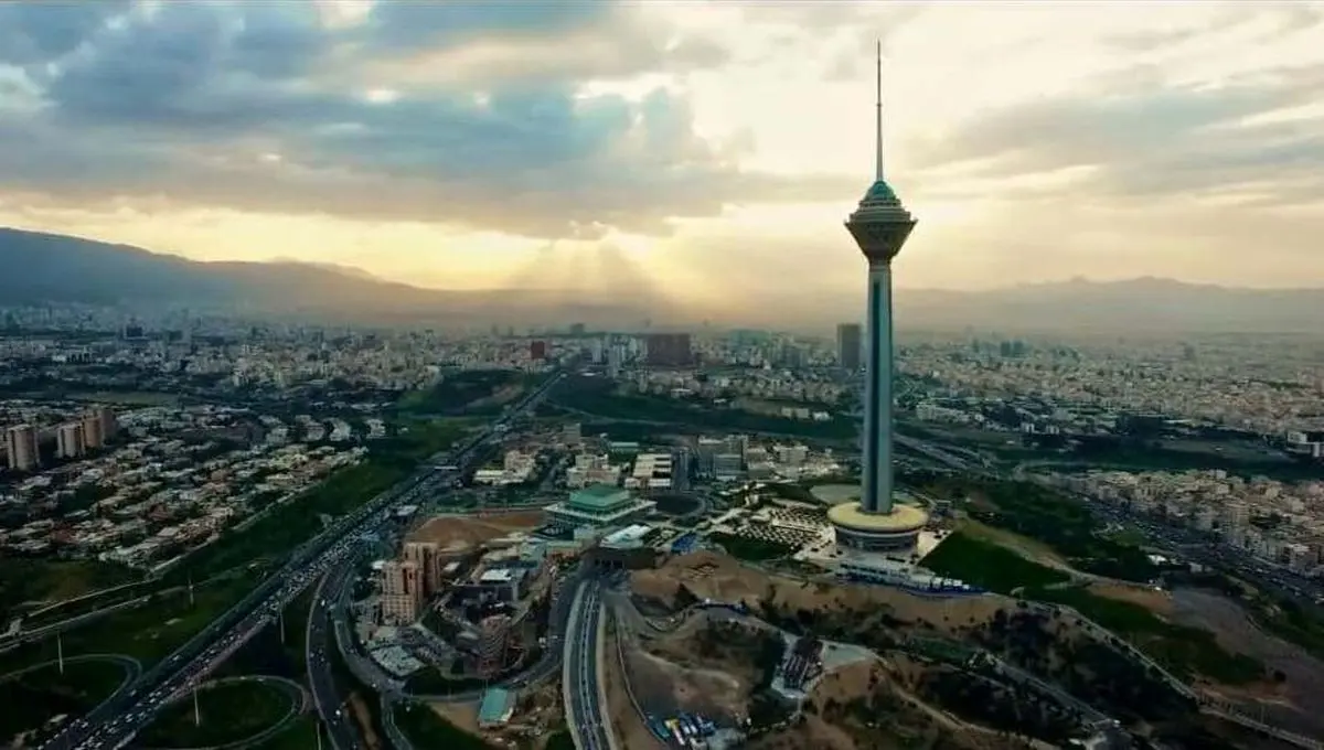 وزش باد شدید و آسمان نیمه ابری در انتظار پایتخت نشینان