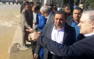 بازدید وزیر بهداشت از خسارات سیل در خرم آباد
