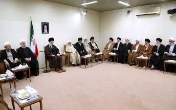  رهبر انقلاب: هیچ مشکل حل‌نشدنی در کشور وجود ندارد