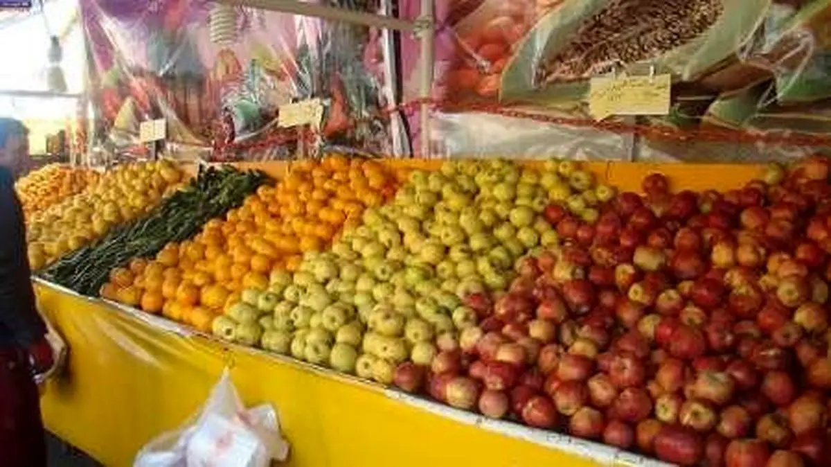 عرضه گسترده میوه در بازار/ مردم گران نخرند
