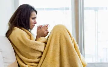 اگر مدام احساس لرز می کنید، به این بیماری ها مبتلا شده اید
