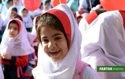 شور و اشتیاق فرشتگان مهرآفرین دبستان مهر آذین در اولین روز مهر 