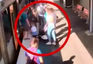 سقوط وحشتناک کودک استرالیایی از سکوی مترو