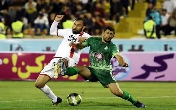 
درگیری بازیکنان ذوب آهن و پدیده در حین بازی