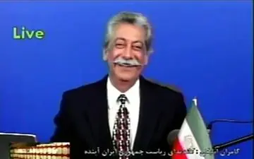 وقتی یک سلطنت طلب باشنیدن اسامی فوتبالیست های ایرانی سرکار می‌رود +فیلم