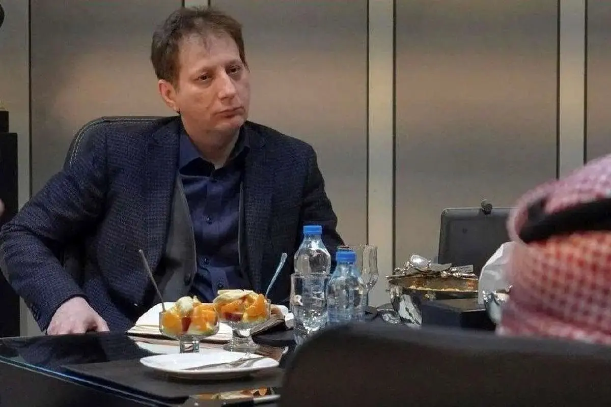 بابک زنجانی: روحانی ناجی ایران نیست؛ آرزو را به گور ببرید!