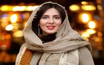 تصویری از لیلا بلوکات تصویری با لباس مشکی در محل پخش نذری