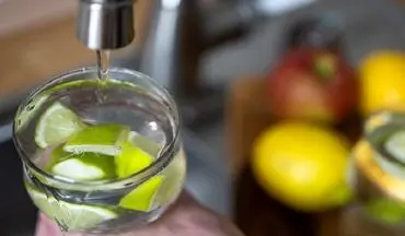 آیا آب با لیمو به کاهش وزن کمک می‌کند؟