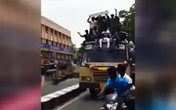  مجروح شدن چند نفر به خاطر قدرت ترمز یک موتور