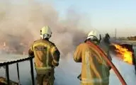 آتش سوزی گسترده در انبار چوب