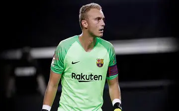 دروازه‌بان بارسلونا به والنسیا پیوست