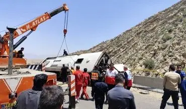 فاجعه در جاده فارس؛ واژگونی اتوبوس ۲۱ کشته و ۲۶ مصدوم برجای گذاشت

