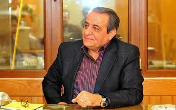 هجوم مردم به طلافروشی‌ها برای فروش طلا/ کشتی آرای: برای خرید طلای مردم پول نداریم
