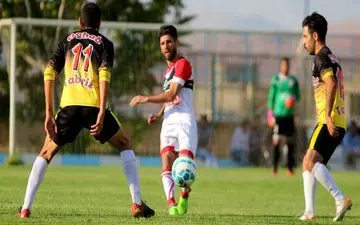 تساوی تراکتور در شروع کار با گل‌محمدی 