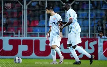 کامبک فولاد مقابل گل‌گهر در نیمه اول