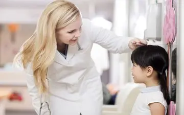 پسرها و دخترها تا چه سنی قد می‌کشند؟