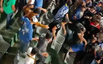 ویدیویی زشت از درگیری شدید هواداران استقلال در ورزشگاه!