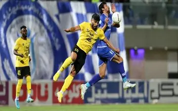  شکست یک نیمه‌ای گل گهر در خانه سپاهان 