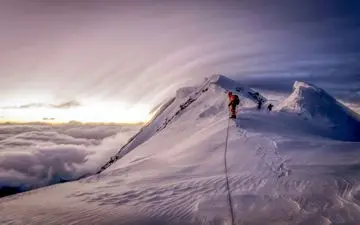 صعود خطرناک و مرگ آفرین یک کوهنورد 