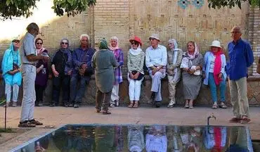 تیپ گردشگران خارجی در شیراز! + عکس