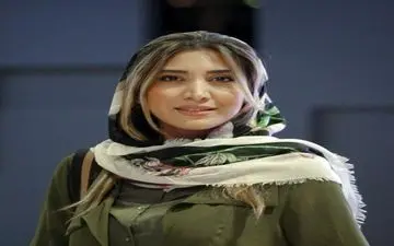 تیپ و ژست نیکی مظفری در اکران ساعت ۵ عصر/ عکس