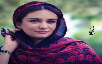 پوشش و میکاپ لیندا کیانی در یک مراسم (عکس)