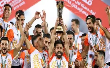 اقدام جالب باشگاه مس رفسنجان/ اهدای جام قهرمانی لیگ یک به کارگران مس سرچشمه