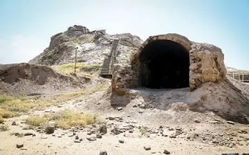  قلعه تاریخی اشکانیان توسط معتادان متجاهر تصرف شد