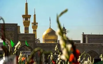 حرم مطهر رضوی در سالروز میلاد حضرت معصومه(س) گلباران می‌شود
