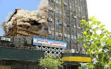 پلاسکو همچنان فرو می ریزد