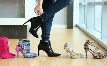 خانم‌هایی که علاقه به پوشیدن کفش پاشنه بلند دارید؛ خطرات و آسیب‌های احتمالی را بدانید 