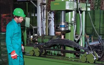 کارخانه تولید فنر خودرو در ایلام افتتاح شد