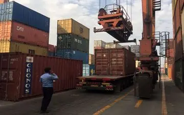 محموله مواد اولیه تولید سرم از بندر شهید رجایی بندرعباس ترخیص شد
