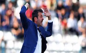 عصبانیت استراماچونی در نشست خبری؛ مدیر رسانه‌ای باشگاه استقلال توضیح داد!