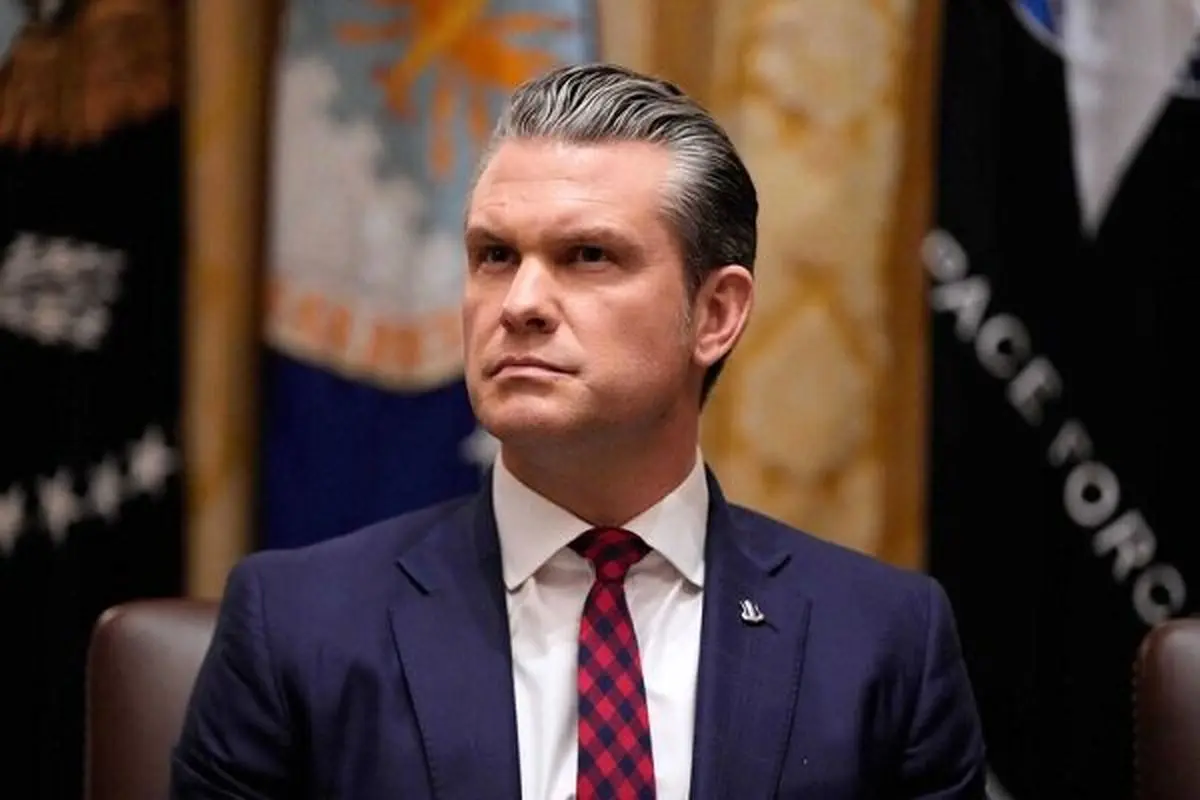 وزیر جنگ آمریکا سؤال خبرنگاران درباره حمله زمینی به ونزوئلا را بی‌پاسخ گذاشت