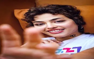 تصاویری شرم آور از ریحانه پارسا به بهانه تمرینات یوگا!|یوگا به سبک ریحانه پارسا، پروژه جدید خانم بازیگر
