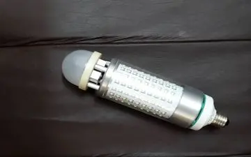 کارخانه تولید لامپ‌های کم مصرف با حضور وزیر صمت در بانه به بهره‌برداری رسید